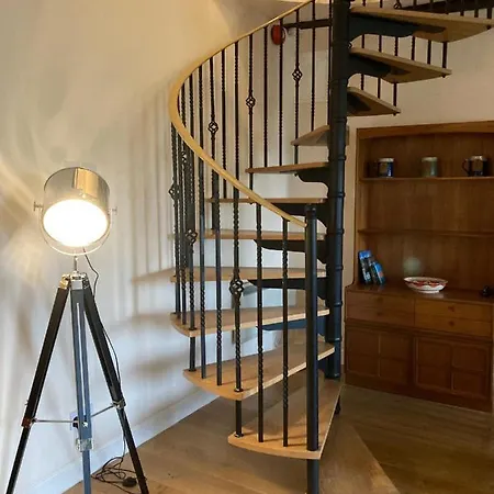 Amazing 2bd -upper Floors Of Hall Apartmán
